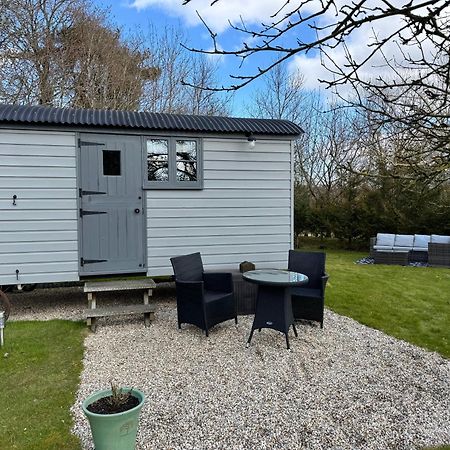 Greatwood Shepherds Hut Баттл Экстерьер фото