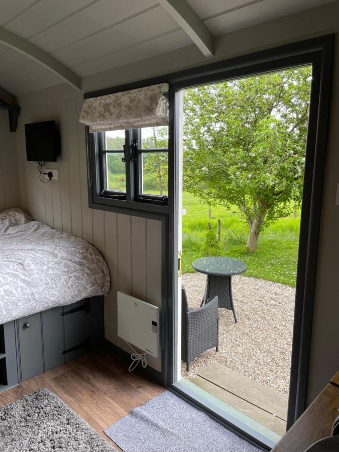 Greatwood Shepherds Hut Баттл Экстерьер фото