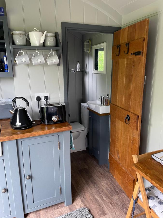 Greatwood Shepherds Hut Баттл Экстерьер фото